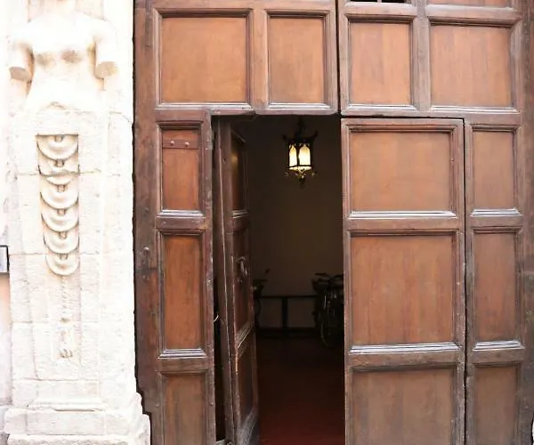 Un Tetto Al Pantheon Рим